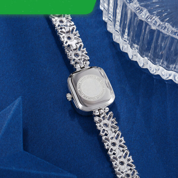 MJ8110 - Image 6